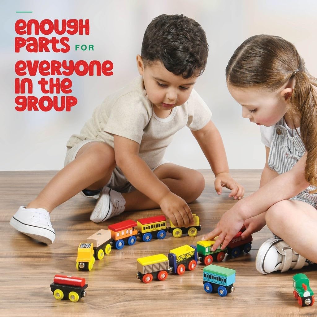 Play22 12-Piece Wooden Train Set